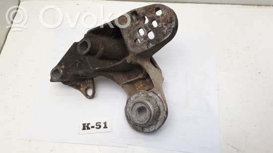 Volkswagen PASSAT B5 Engine mounting bracket 4B0199351