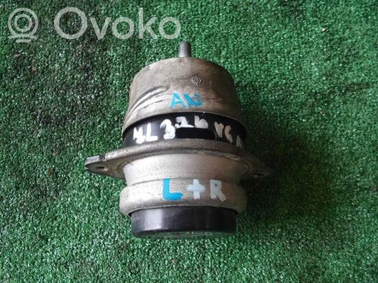 Volkswagen Touareg I Engine mounting bracket