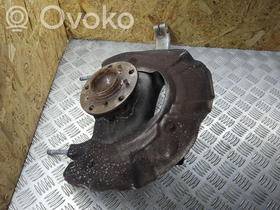 BMW M5 Front wheel hub