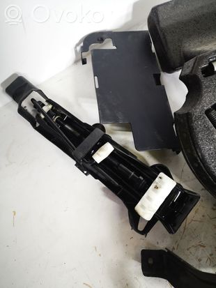 Audi A6 C7 Tool set 4G0012109A