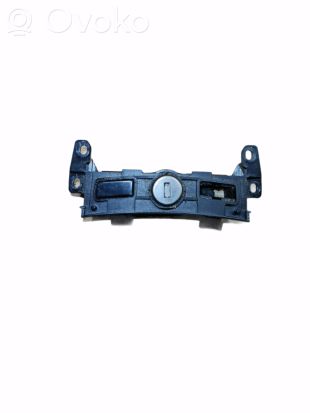 BMW 7 E65 E66 Armrest lock 81422001