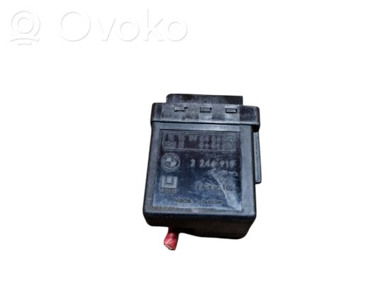 BMW 7 E38 Glow plug pre-heat relay 2246919