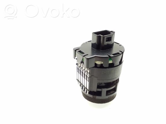 Mercedes-Benz E W211 Interior temperature sensor A2118300272