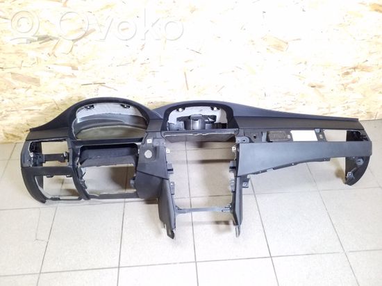 BMW 5 E60 E61 Dashboard