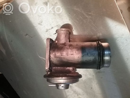 BMW 1 E81 E87 EGR valve 70051200