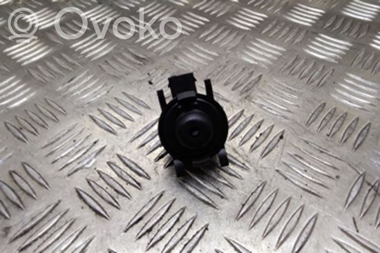 BMW 5 E39 Valve vacuum 64111384253