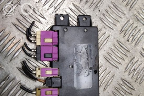 Audi A6 S6 C5 4B Aerial antenna amplifier 4D0035530E
