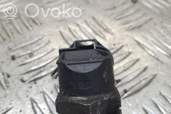 BMW 3 E46 Fuel pressure regulator 0281002497