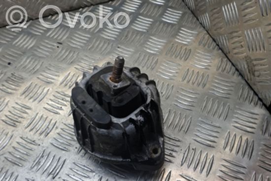 BMW 3 E90 E91 Engine mount bracket 13981112