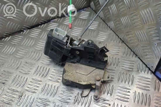 BMW 5 E39 Front door lock 67118352165