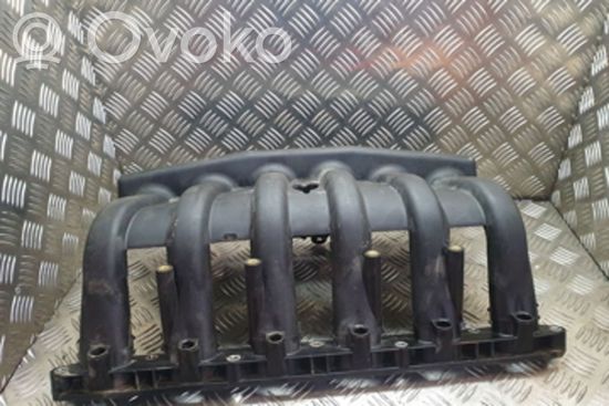 BMW 5 E39 Intake manifold 11611427618 2900301819