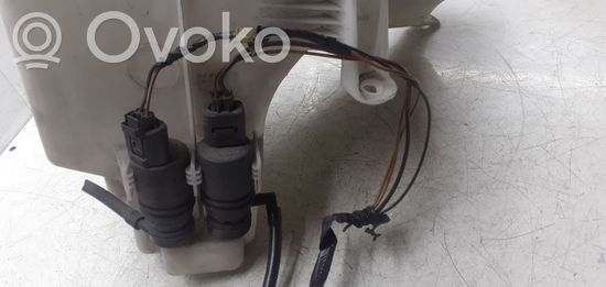 BMW X5 E53 Windshield washer fluid reservoir/tank 61678252738