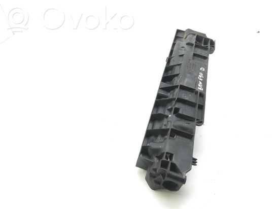 BMW 3 E90 E91 Radiator mount bracket 17107524914 11074810