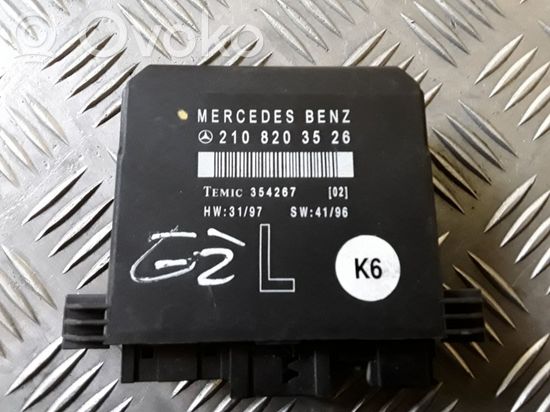 Mercedes-Benz E W210 Door control unit/module 2108203526