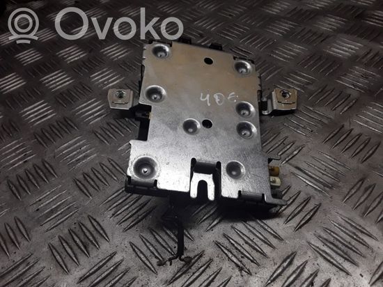 Audi A3 S3 8P Aerial antenna amplifier 8P0035225 1J0972762 1J0972761