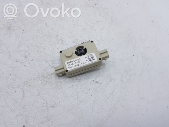 BMW 5 E60 E61 Aerial antenna amplifier 699009003