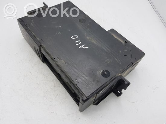 BMW 3 E46 CD/DVD changer 6913388