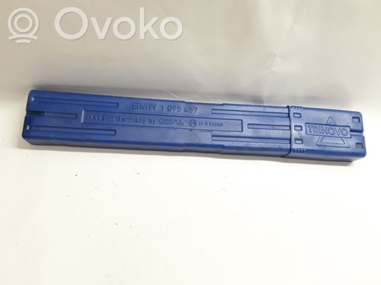 BMW X3 E83 Emergency warning sign 1095457