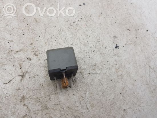 BMW 3 E36 Other relay 7666773
