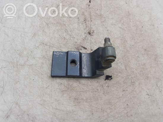 BMW 5 E60 E61 Front door upper hinge 7068089