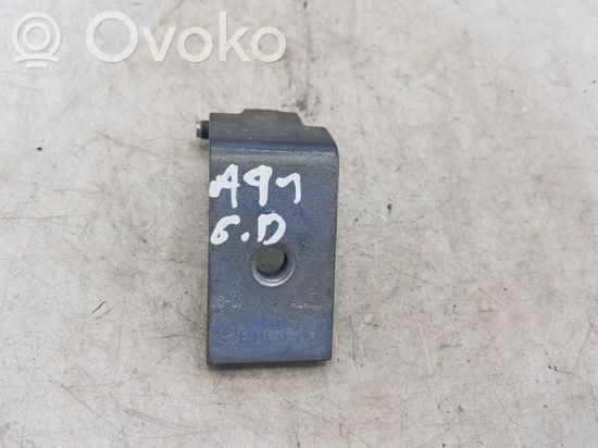BMW 5 E60 E61 Rear door lower hinge 7068090