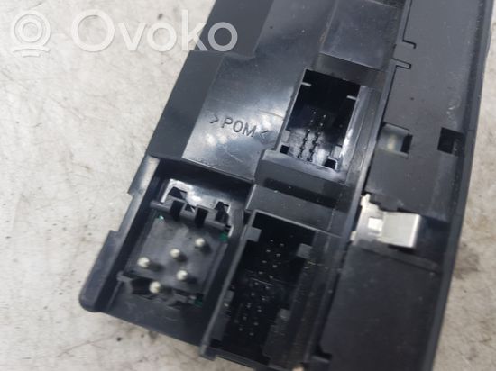 BMW 5 E39 Electric window control switch 8368988