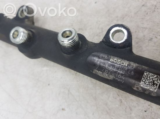 BMW 3 E90 E91 Fuel distributor 7787164