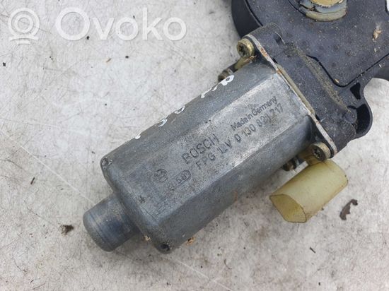 BMW 3 E46 Front door window regulator motor 0130821717