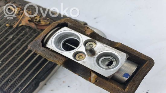 BMW 5 E60 E61 Air conditioning (A/C) radiator (interior) 69460439 H9093