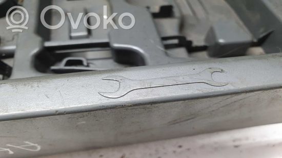 BMW 3 E90 E91 Other trunk/boot trim element 707052013