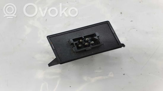 BMW 5 E39 Aerial antenna amplifier 65318351258 8351258 E4941C