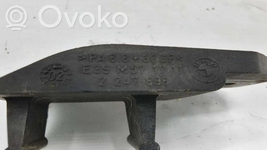 BMW 5 E39 Radiator support slam panel bracket 2247896