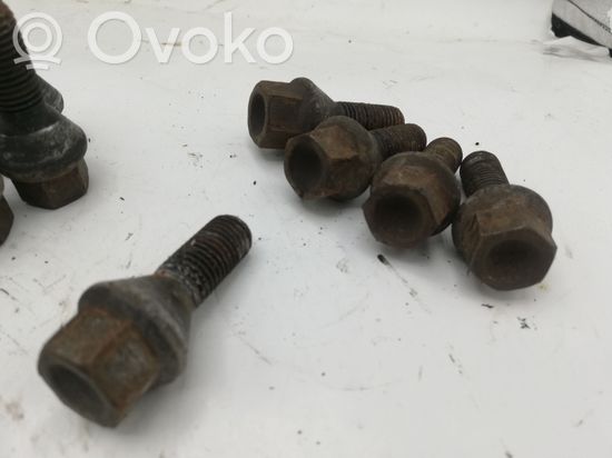 BMW 3 E46 Nuts/bolts NOCODE