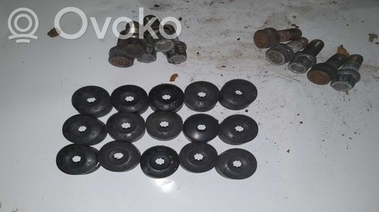 Volkswagen Golf Plus Nuts/bolts NOCODE