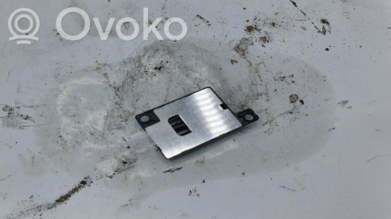 BMW 5 E60 E61 Aerial antenna amplifier 8450692846101 921800002