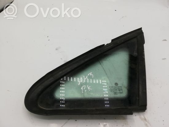Volkswagen Golf Plus Front triangle window/glass E643R00048