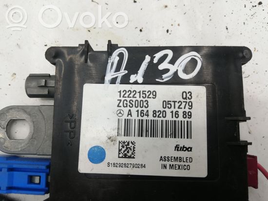 Mercedes-Benz ML W164 Aerial antenna amplifier A1648201689 12221529