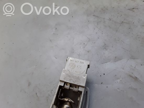 Volkswagen PASSAT B7 Other interior light 1K0947109