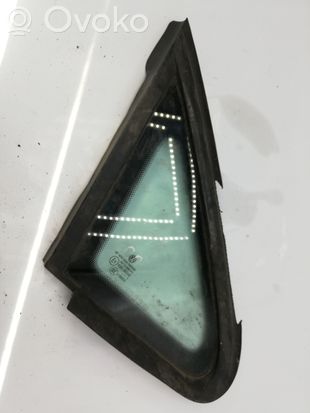 Volkswagen Golf Plus Front door vent window glass four-door E643R00048