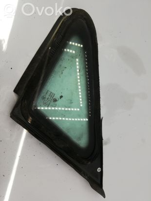 Volkswagen Golf Plus Front door vent window glass four-door E643R00048