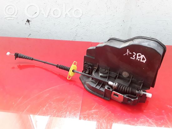 BMW X3 E83 Front door lock 7167066