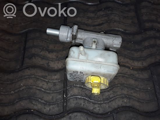 Volkswagen Golf IV Master brake cylinder L481402