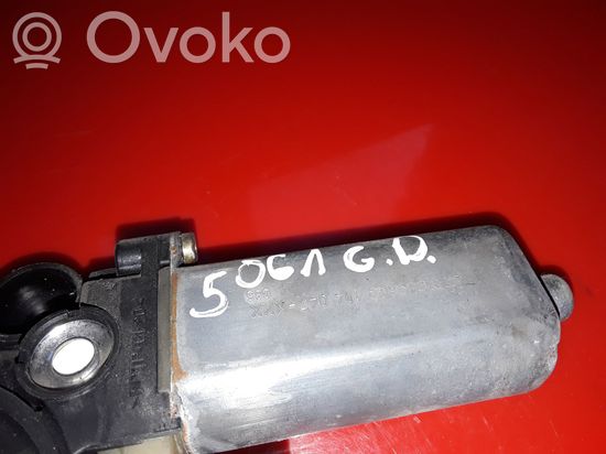 Mercedes-Benz C W203 Rear door window regulator motor 0130822007 104047XXX