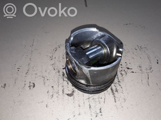 Volkswagen Crafter Piston 81L126 R011