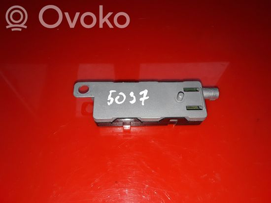 Volkswagen PASSAT B6 Aerial antenna amplifier 3C9035552 12012400