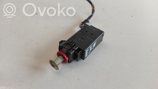 BMW 5 E39 Brake pedal sensor switch 83608541