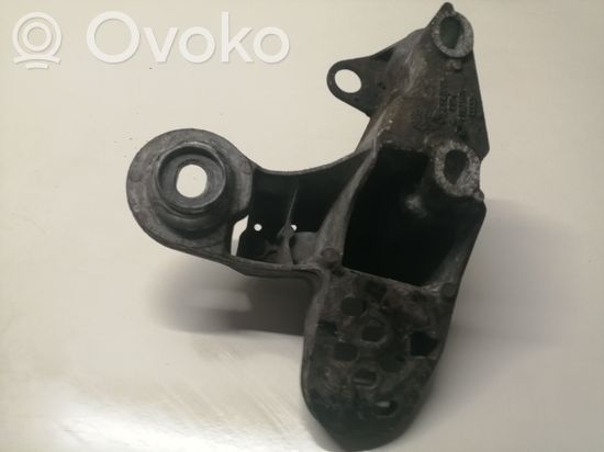 Audi A4 S4 B5 8D Engine mounting bracket 8D019935