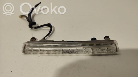 Volkswagen Phaeton Third/center stoplight VC02012