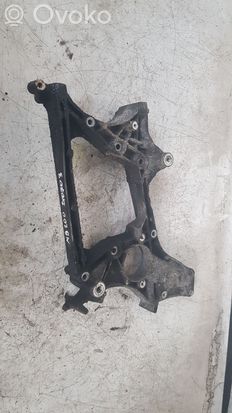 Mercedes-Benz E W212 Engine mounting bracket