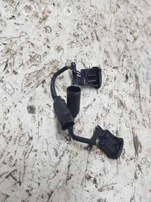 BMW 1 E81 E87 Windshield washer spray nozzle 7110851
